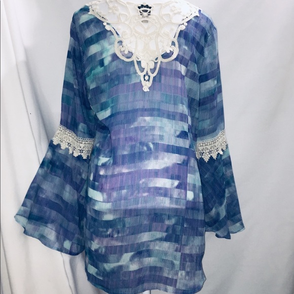 5/$25🌎Como Vintage Boho Design Top🌎 - Picture 6 of 6